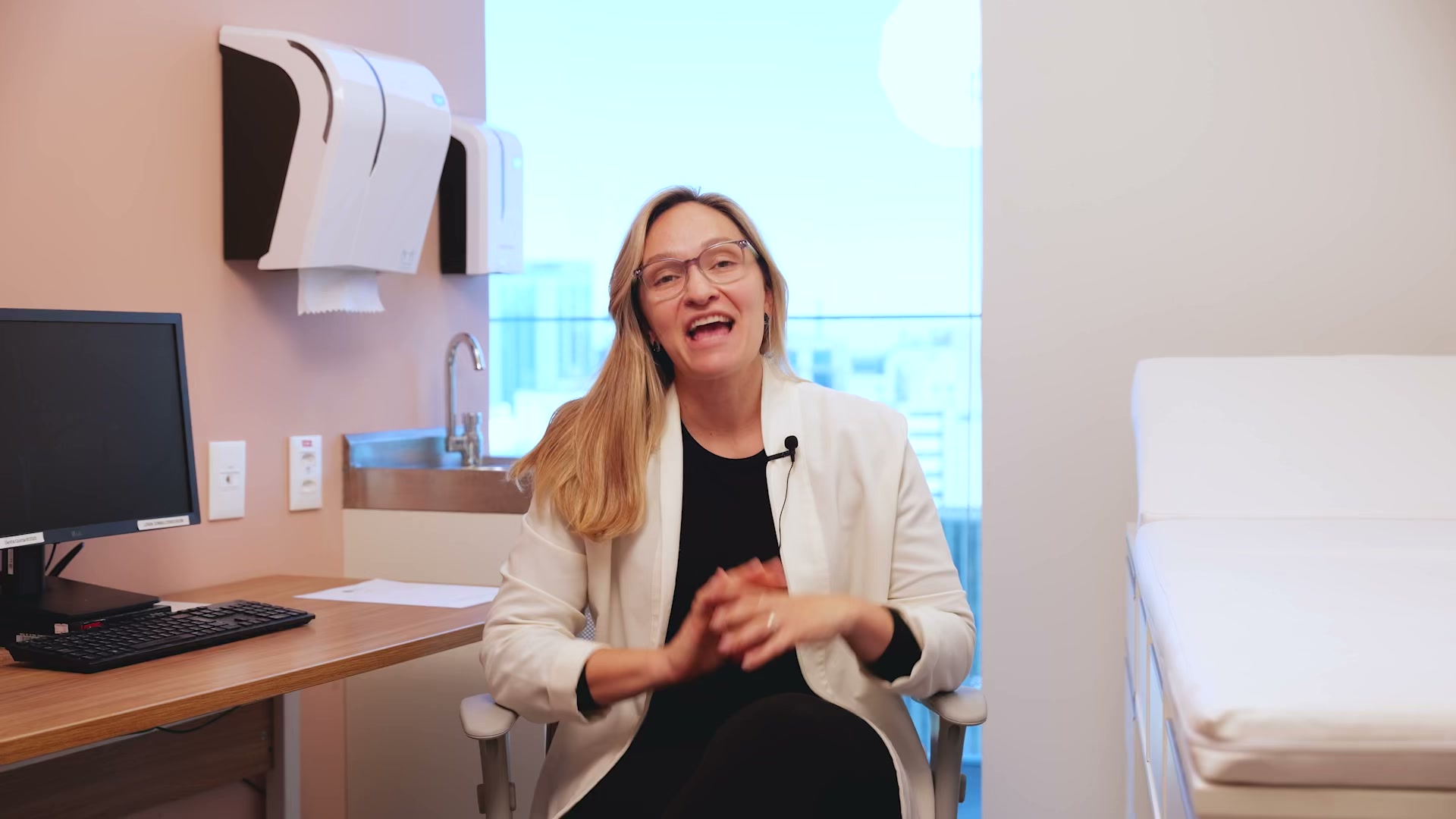 Capa do vídeo de apresentação da Pós-graduação em Ginecologia Ambulatorial e Saúde da Mulher