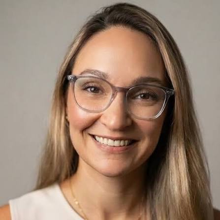 Dra. Naira Scatezzini Senna — Coordenadora Executiva da Pós-Graduação em Ginecologia Ambulatorial e Saúde da Mulher